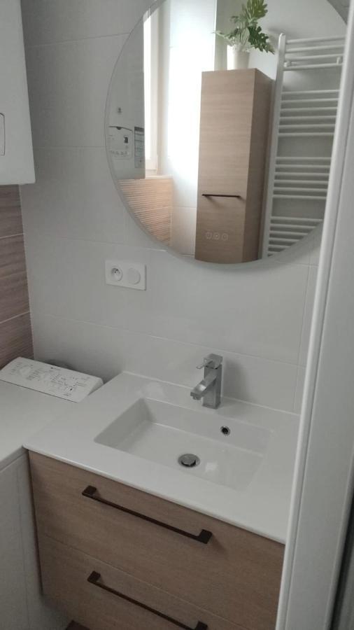 Logement Place D'Erlon Hypercentre Avec Balcon Apartment Reims Exterior photo